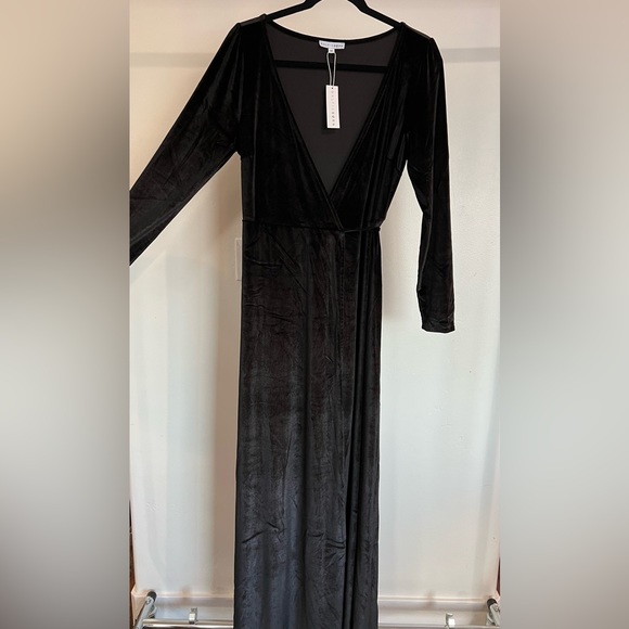 Baltic Born Esmeralda velvet wrap maxi dress - Picture 6 of 8